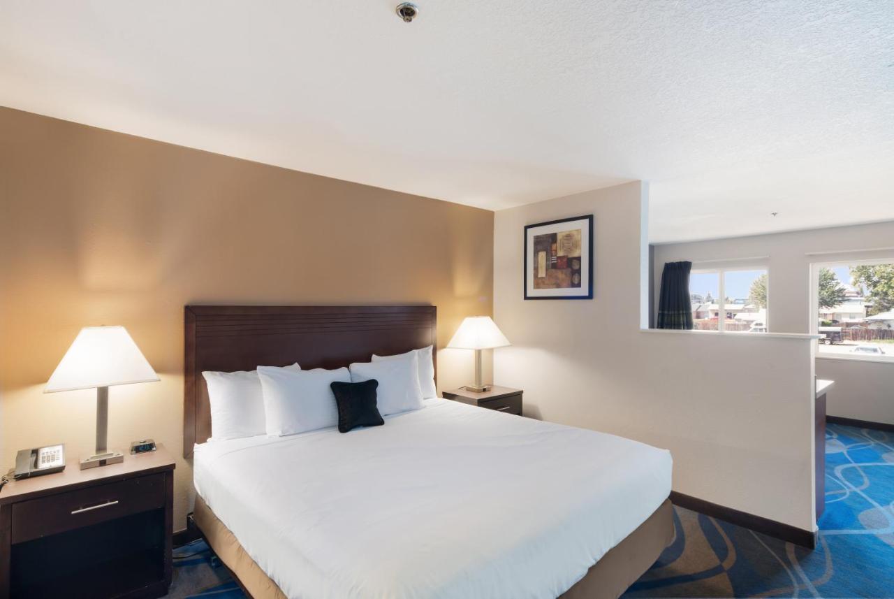 Red Lion Inn & Suites Kennewick Tri-Cities Eksteriør billede