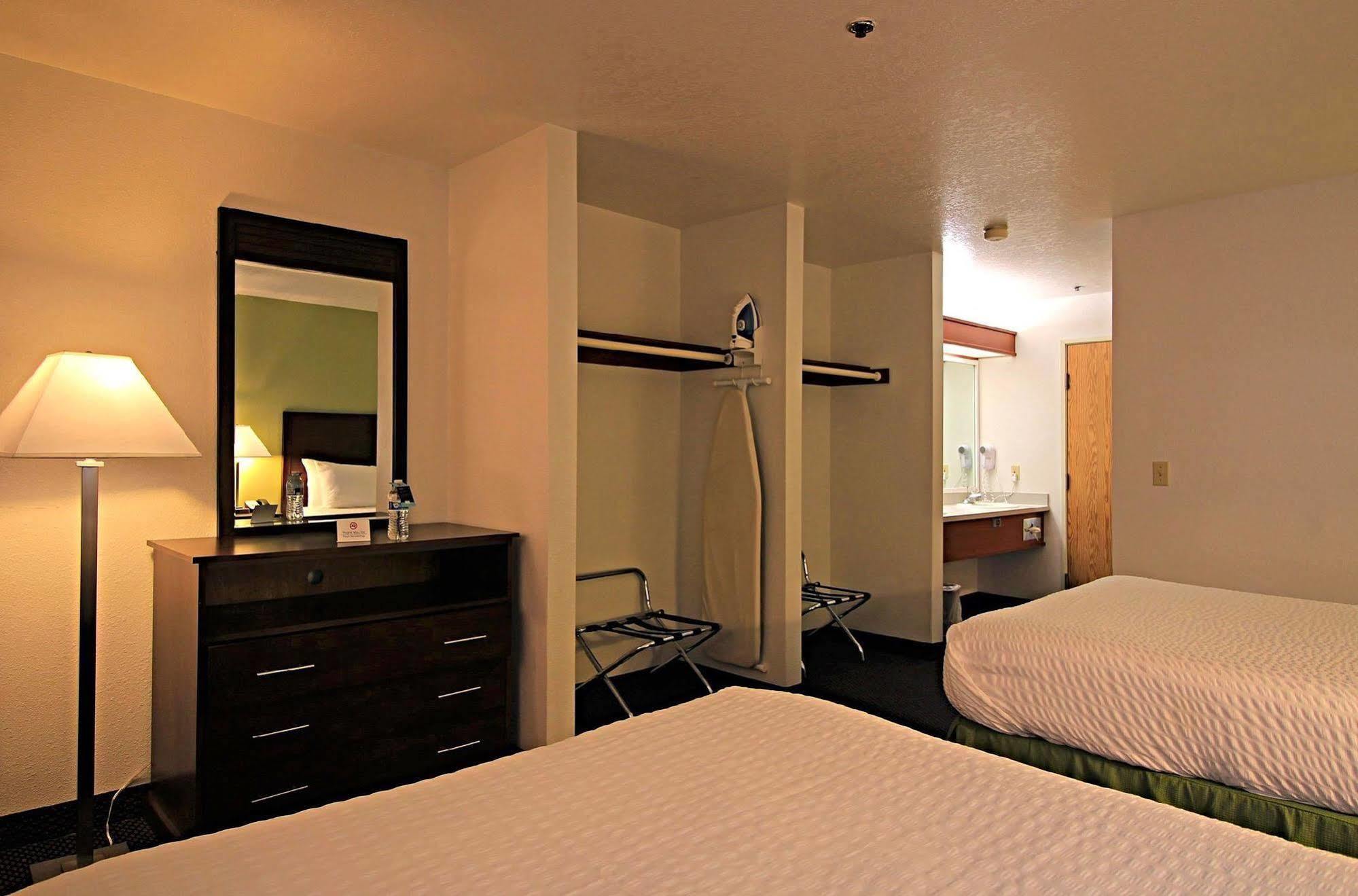Red Lion Inn & Suites Kennewick Tri-Cities Eksteriør billede